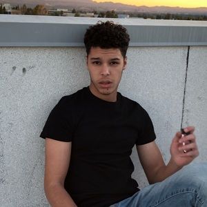 Meet your Posher, Saad